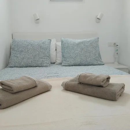 Delfines 2 - Small - Pool View- Good Wifi - 5 Minuts To The Beach Апартаменти