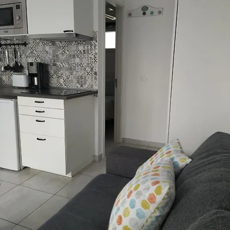 Delfines 2 - Small - Pool View- Good Wifi - 5 Minuts To The Beach דירה *