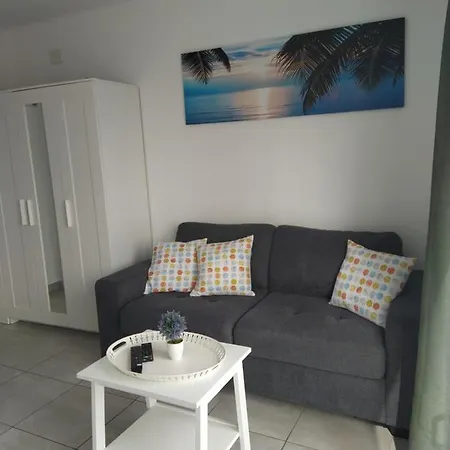 Delfines 2 - Small - Pool View- Good Wifi - 5 Minuts To The Beach *